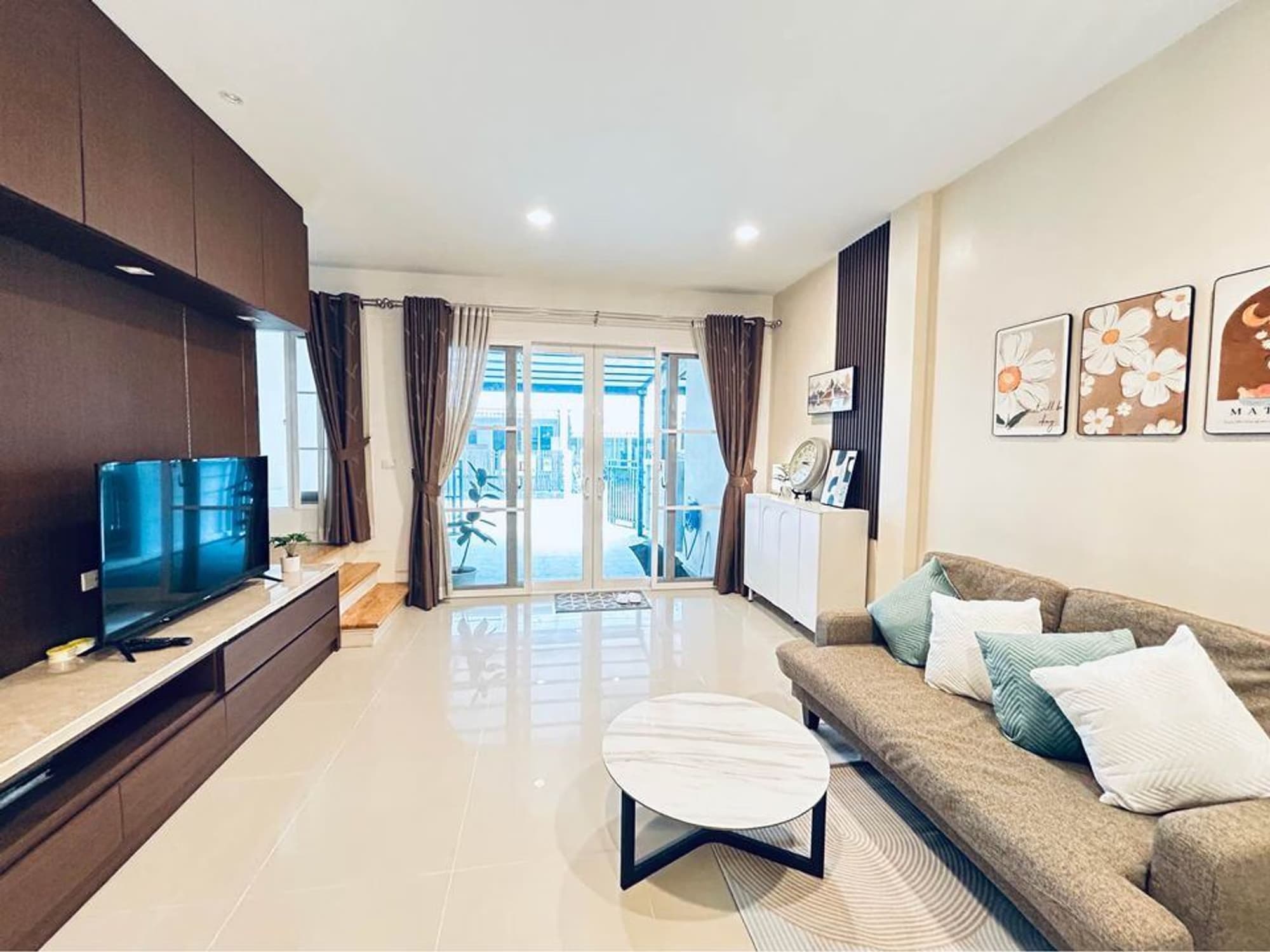 3 Bed Townhouse for Rent in Wang Thonglang - Image 2 3 Bed Townhouse for Rent in Wang Thonglang - Image 2