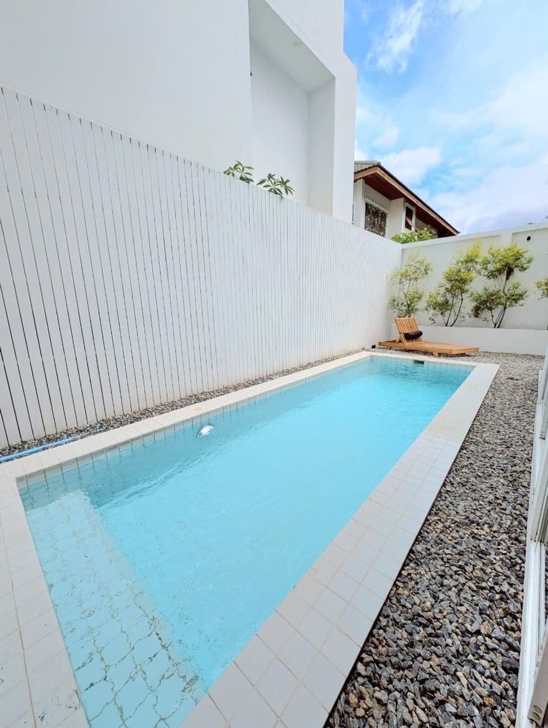 4 Bed Townhouse for Rent and Sale in San Sai District - Image 2 4 Bed Townhouse for Rent and Sale in San Sai District - Image 2