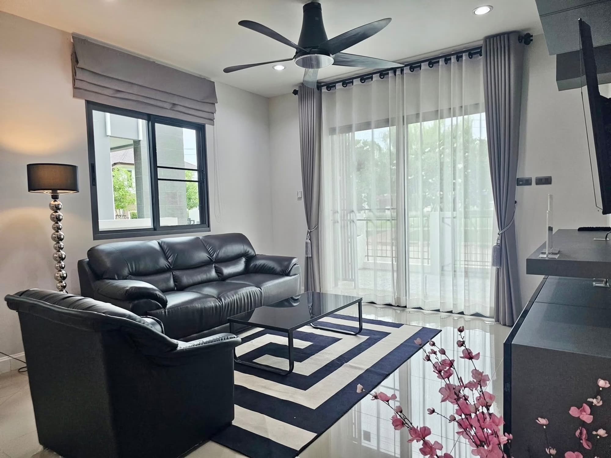 3 Bed House for Rent in Saraphi - Image 2 3 Bed House for Rent in Saraphi - Image 2